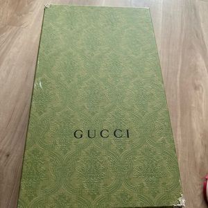 Gucci size 8
